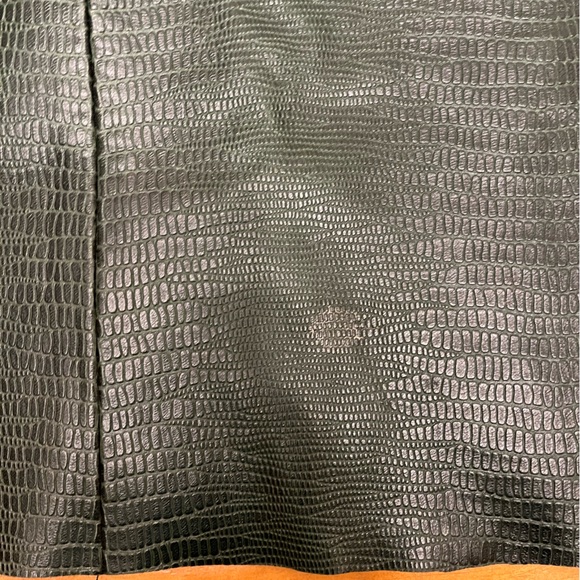 Milenti Green Croc Genuine Leather Skirt - Picture 8 of 9